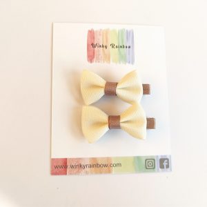 Casual little bows rs 120 pair hair clip